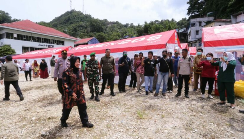 Kunjungi Papua Mensos Risma Tinjau Penanganan Dampak Gempa di Jayapura