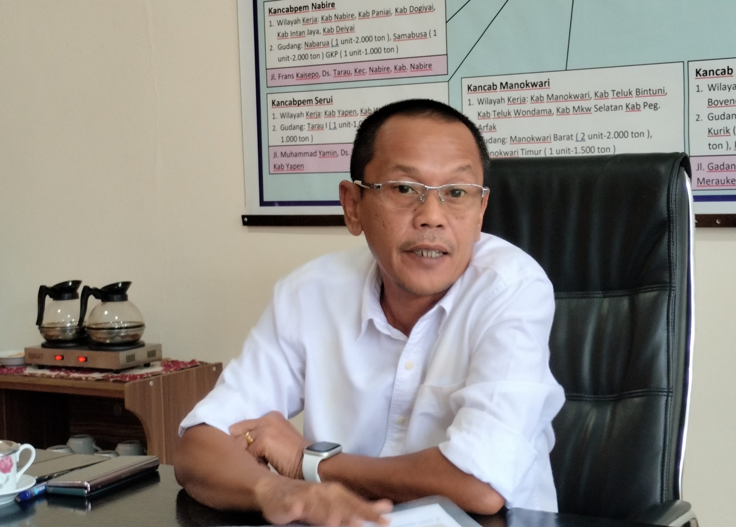 Pimpinan Perum Bulog Kantor Perwakilan Papua dan Papua Barat, Raden Guna Dharma. ( Foto : Muhammad Kasim )