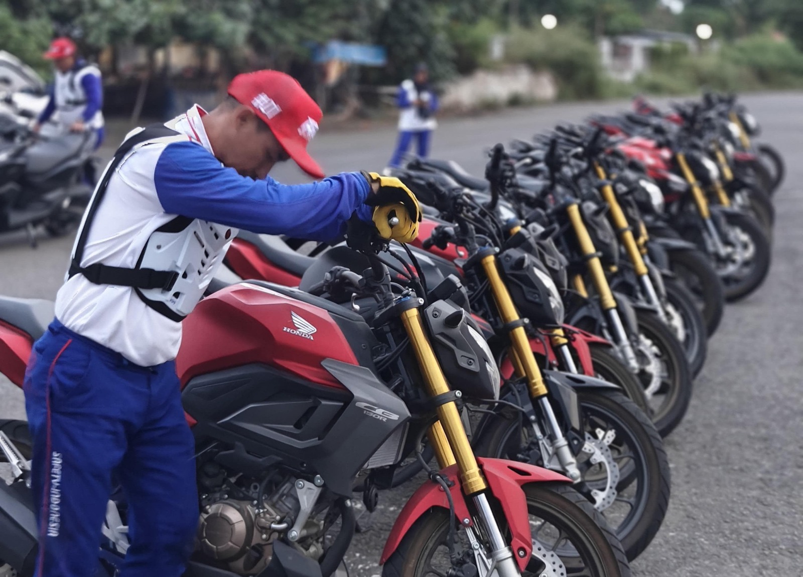 Manfaat dan Tips Memanaskan Mesin Motor Ala Astra Motor Papua