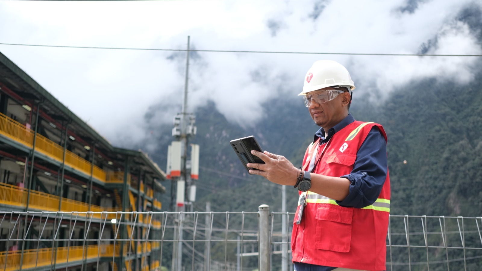 General Manager Region Network Operations and Productivity Telkomsel Maluku and Papua, Yasrinaldi. ( Foto : Istimewa )