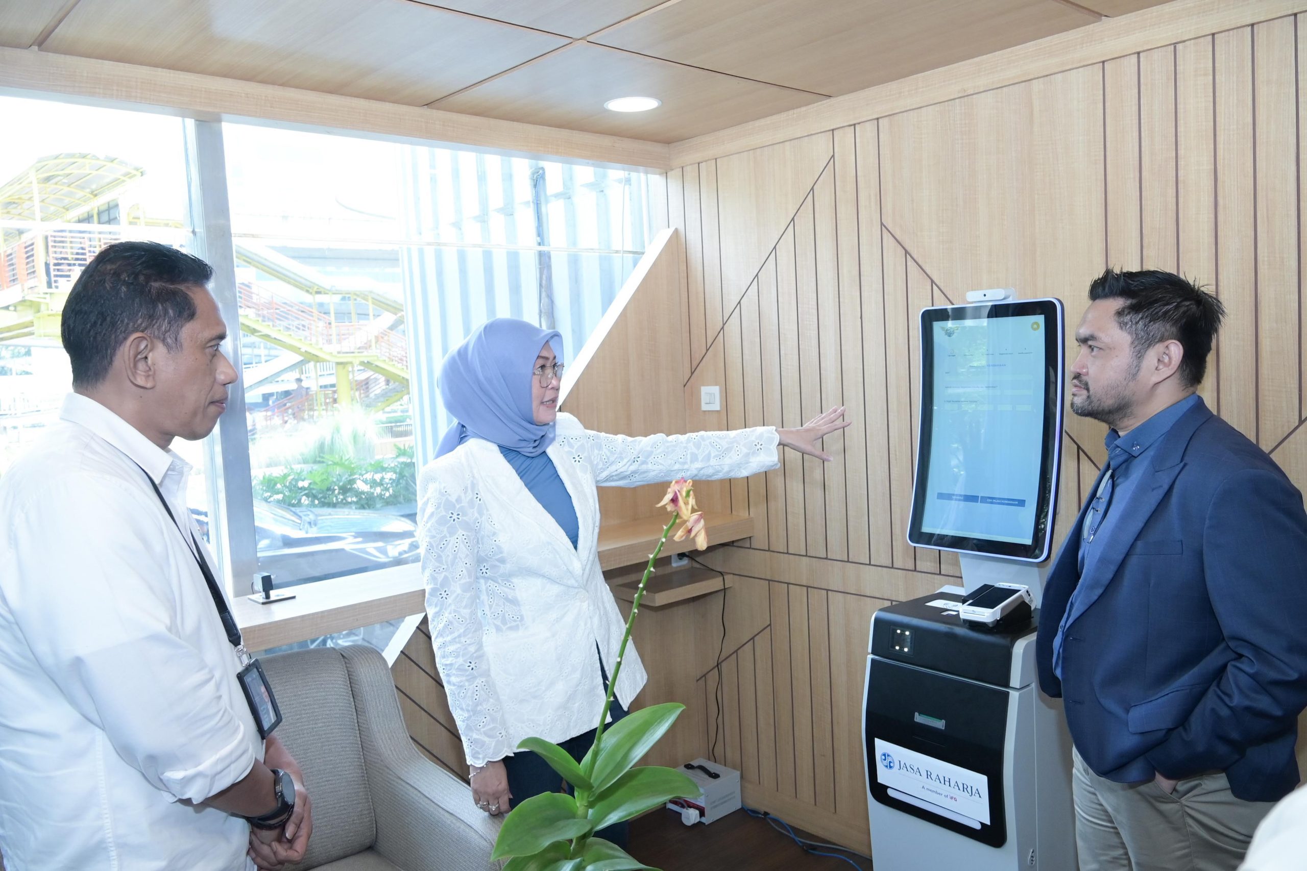 Pelayanan Samsat Tanpa Antre, Tim Pembina Samsat Nasional Hadirkan SIGNAL KIOSK Modern