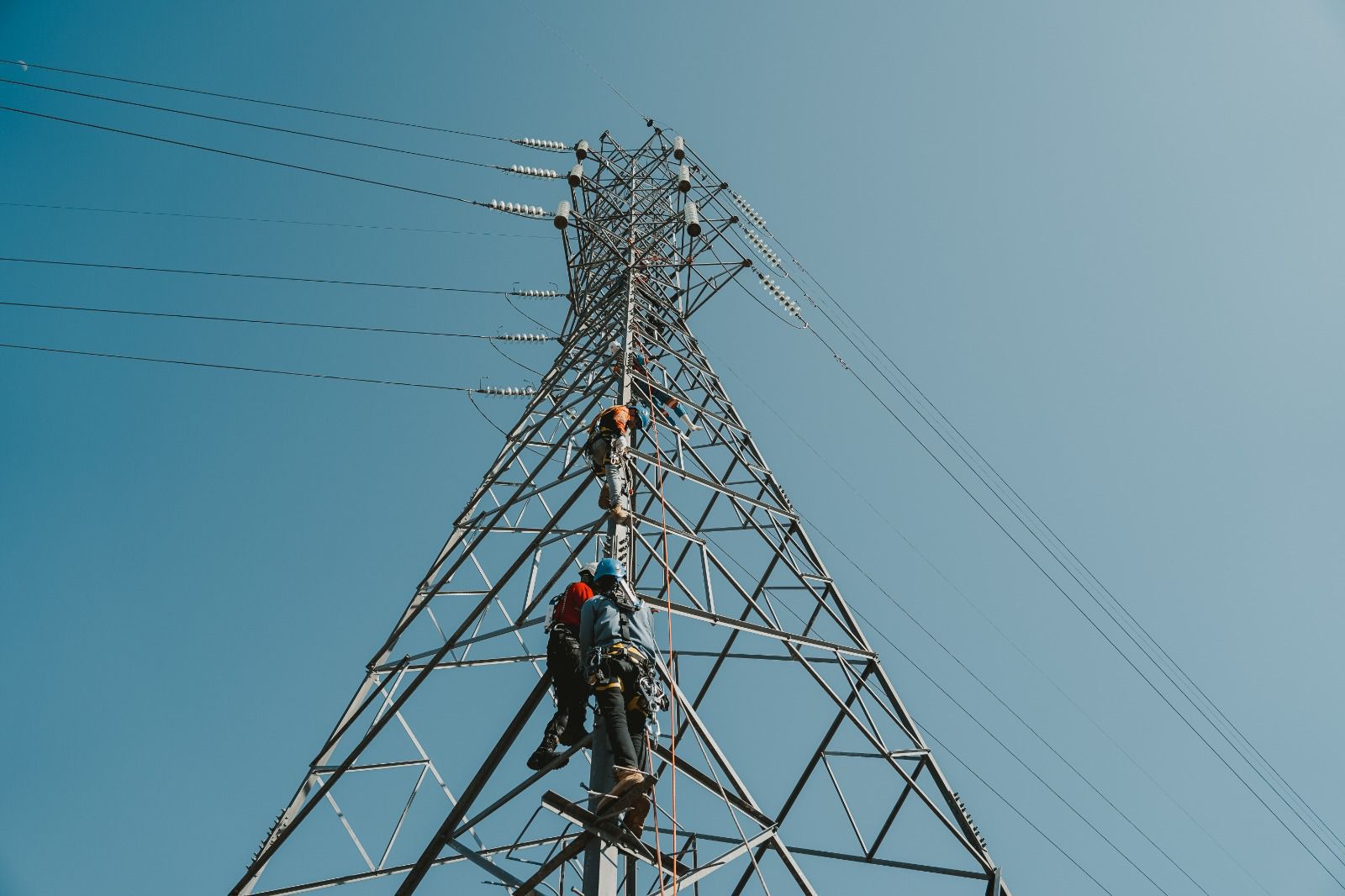 Durasi dan Frekuensi Gangguan Listrik Menurun, PLN Catat Kinerja Operasional Positif sepanjang 2024