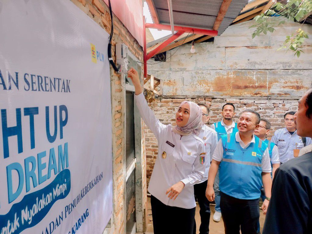 Program Donasi Pegawai PLN Hadirkan Sambung Listrik Gratis bagi 2.533 Keluarga Prasejahtera