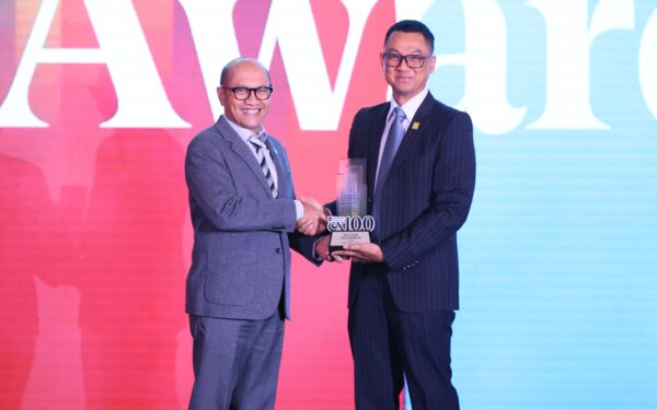 PLN Raih Sector Champion dan Runner Up BUMN Layanan Terbaik Danantara Indonesia CX100 Award 2026