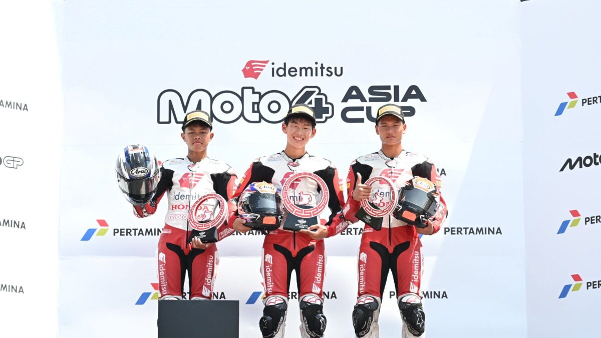 Melesat di Tengah Persaingan Ketat, Bintang dan Resky Naik Podium Moto4 Asia Cup