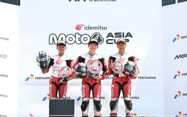 Melesat di Tengah Persaingan Ketat, Bintang dan Resky Naik Podium Moto4 Asia Cup