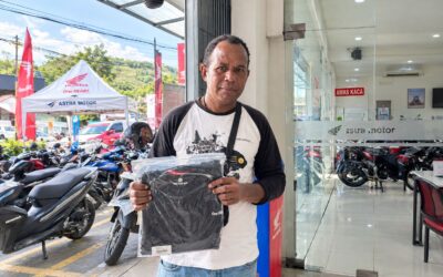 Special Akhir Oktober: Servis di Astra Motor Entrop, Tanah Hitam dan Sentani Dapatkan Free Raincoat Apparel ADV    